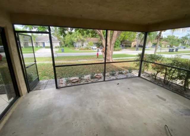 Photo of 814 Peppertree Ct, Wellington, FL 33414
