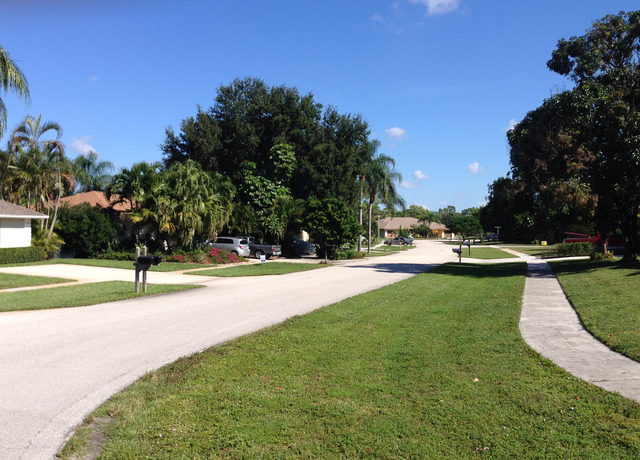 Photo of 814 Peppertree Ct, Wellington, FL 33414