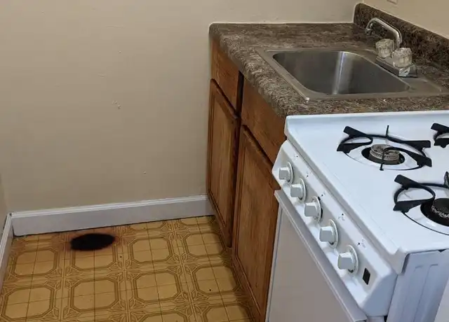 Property at 409 N Longwood St Unit 411-11, Rockford, IL, 61107, 1 bed, 1 bath, [object Object]