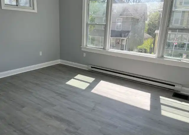 Property at 412 N 8th St Unit 1st Fl, Stroudsburg, PA, 18360, 2 beds, 1 bath, [object Object]