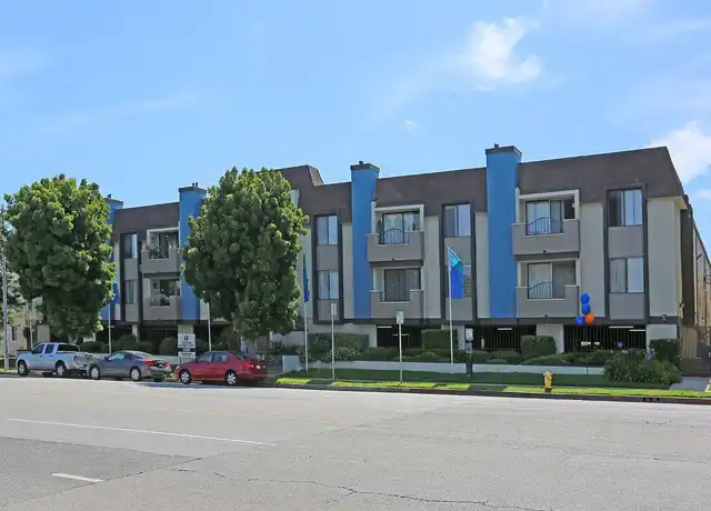 Property at Chateau Woodley Hart Apartments - 7025 Woodley Ave, Van Nuys, CA, 91406, 2 beds, 2 baths, [object Object]