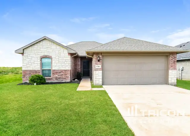 Property at 1701 Crimson Ave, Farmersville, TX, 75442, 4 beds, 2 baths, [object Object]