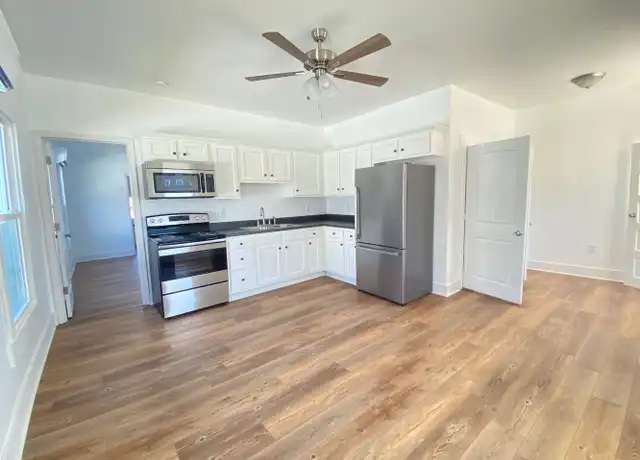 Property at 102 Academy St Unit 2, Salem, VA, 24153, 1 bed, 1 bath, [object Object]