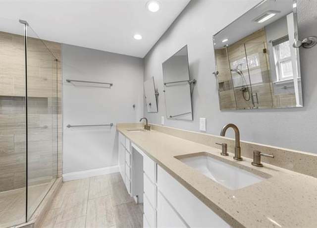Photo of 709 Cimarron Trl, Southlake, TX 76092