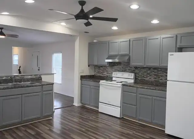 Property at 1012 Walnut Grove Ln, Farmington, MO, 63640, 3 beds, 2 baths, [object Object]