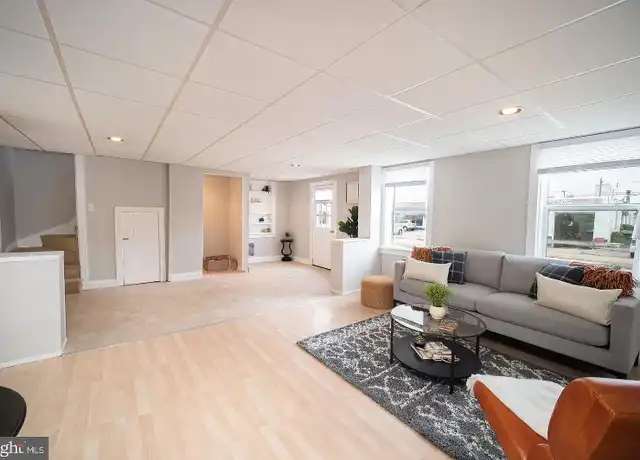 Property at 510 Broadway, Hanover, PA, 17331, 2 beds, 1 bath, [object Object]