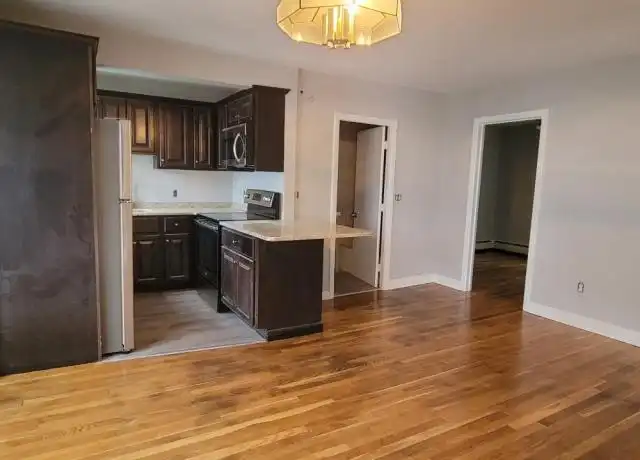 Property at 39 Beacon St, Fall River, MA, 02721, 3 beds, 1 bath, [object Object]