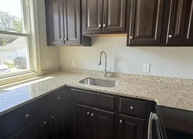 Property at 39 Beacon St, Fall River, MA, 02721, 3 beds, 1 bath, [object Object]