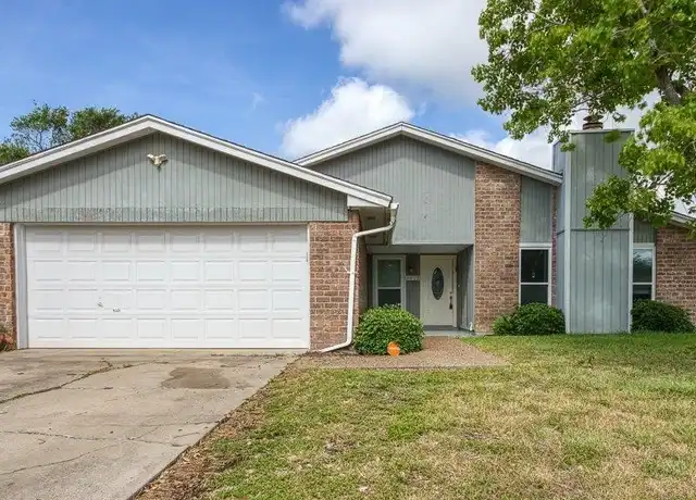 Property at 1803 Dolphin Dr, Portland, TX, 78374, 3 beds, 2 baths, [object Object]