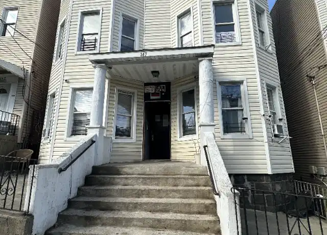 Property at 147 Beech St Unit 2R, Yonkers, NY, 10701, 3 beds, 1 bath, [object Object]