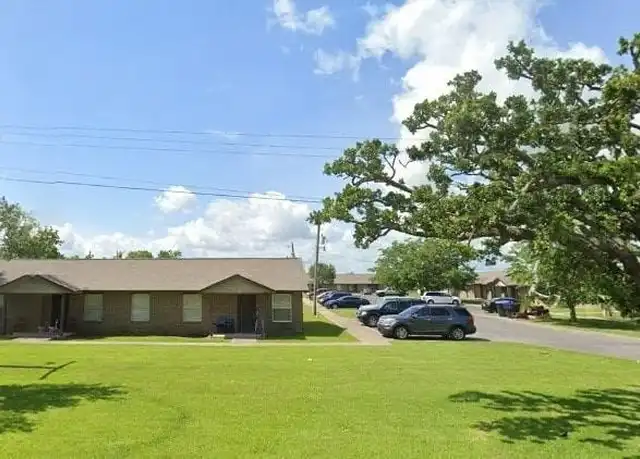 Property at 815 E Russell Ave Unit 103, Welsh, LA, 70591, 4 beds, 1 bath, [object Object]