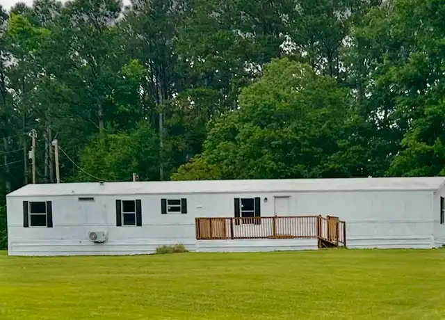 Property at 138 Bettis Academy Ext, Trenton, SC, 29847, 4 beds, 2 baths, [object Object]