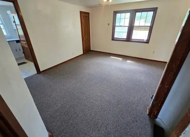 Property at 2833 Chambers St Unit 2, Sioux City, IA, 51104, 2 beds, 1 bath, [object Object]