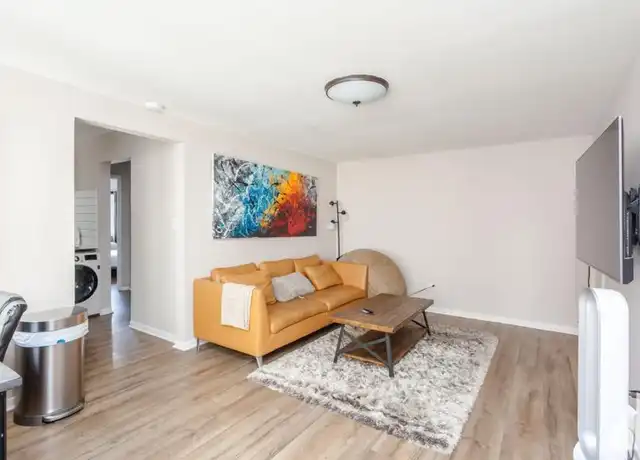 Property at 6427 N Hermitage Ave, Chicago, IL, 60626, 2 beds, 1 bath, [object Object]