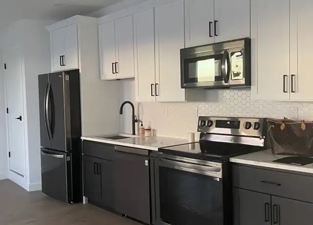 Property at 144 Old Colony Ave Unit 204, Boston, MA, 02127, 1 bed, 1 bath, [object Object]