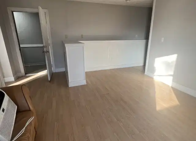 Property at 208 S Main St, Sheridan, IN, 46069, 1 bed, 1 bath, [object Object]