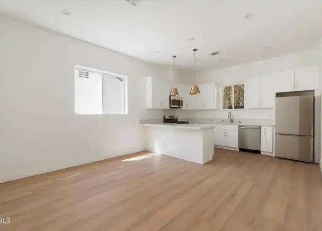Property at 10558 Encino Ave, Granada Hills, CA, 91344, 2 beds, 2 baths, [object Object]