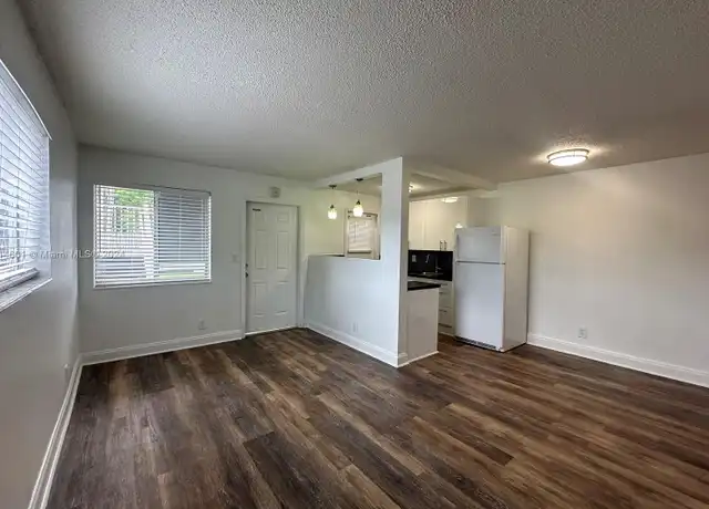 Property at 2325 Arthur St, Hollywood, FL, 33020, 1 bed, 1 bath, [object Object]