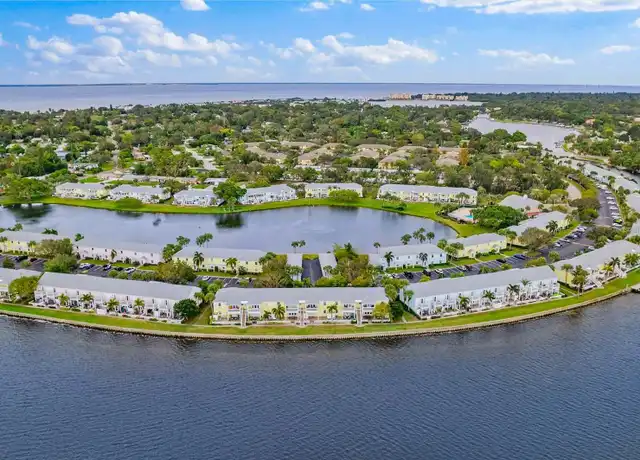 Property at 121 Seahorse Dr SE Unit C, Saint Petersburg, FL, 33705, 2 beds, 2 baths, [object Object]