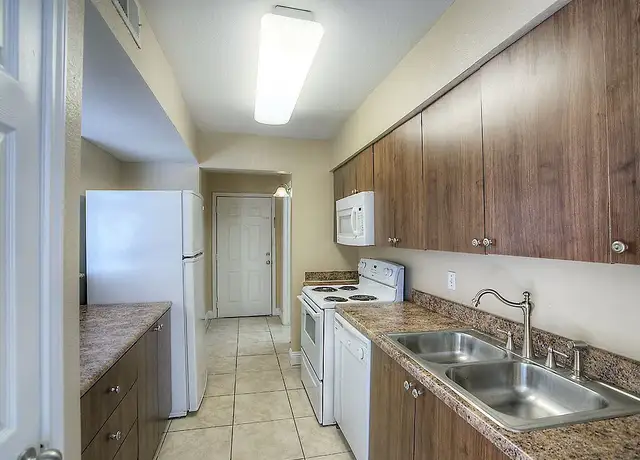 Photo of 3219 69th St, Galveston, TX 77551