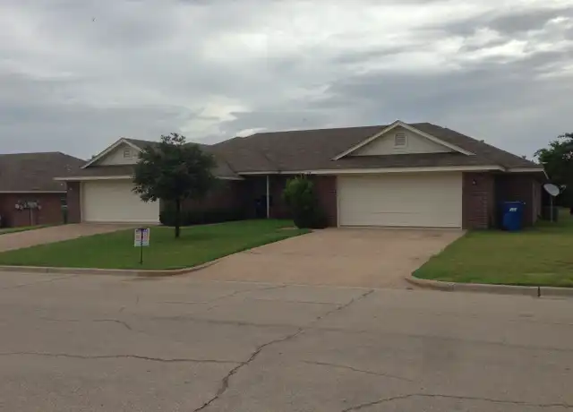 Property at 614 Park Ln, Hewitt, TX, 76643, 3 beds, 2 baths, [object Object]