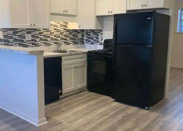 Property at 500 Poage Ln, Salem, VA, 24153, 1 bed, 1 bath, [object Object]