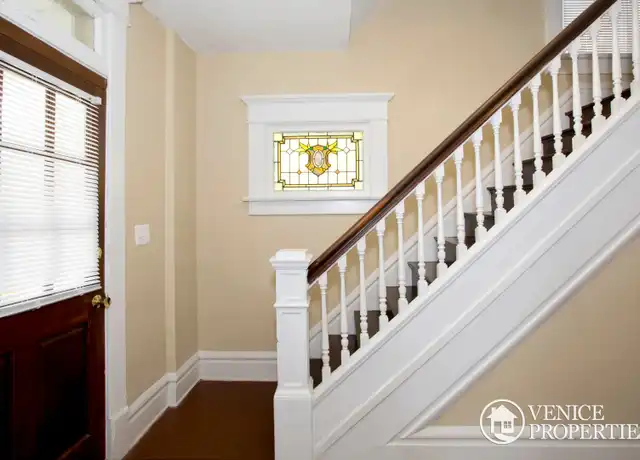 Property at 34 W Oakland Ave, Columbus, OH, 43201, 5 beds, 1.5 baths, [object Object]