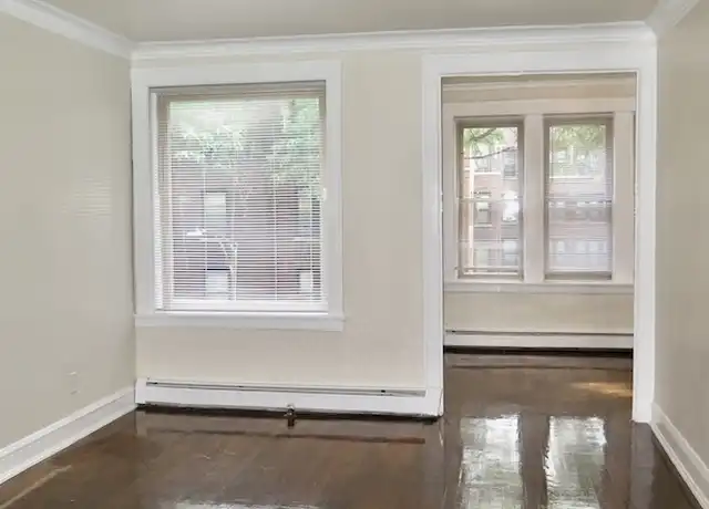 Property at 2226 E 70th St Unit 2W, Chicago, IL, 60649, 2 beds, 1 bath, [object Object]