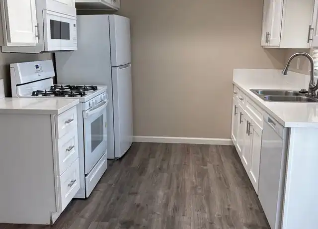 Property at 415 Emerald Dr Apt 02, Vista, CA, 92083, 2 beds, 2 baths, [object Object]
