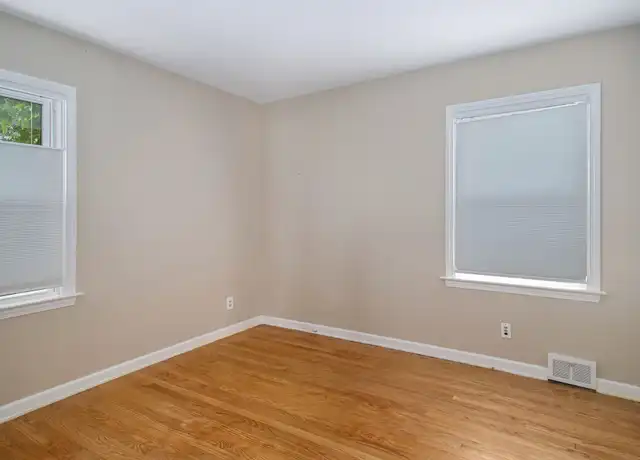 Property at 735 Deming St SE, Grand Rapids, MI, 49507, 3 beds, 2 baths, [object Object]