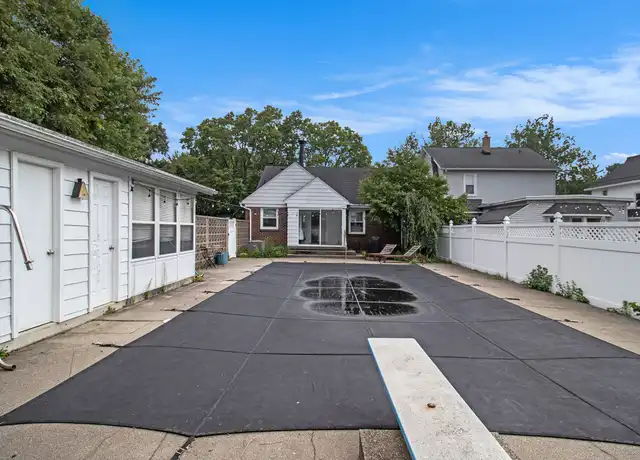 Property at 735 Deming St SE, Grand Rapids, MI, 49507, 3 beds, 2 baths, [object Object]