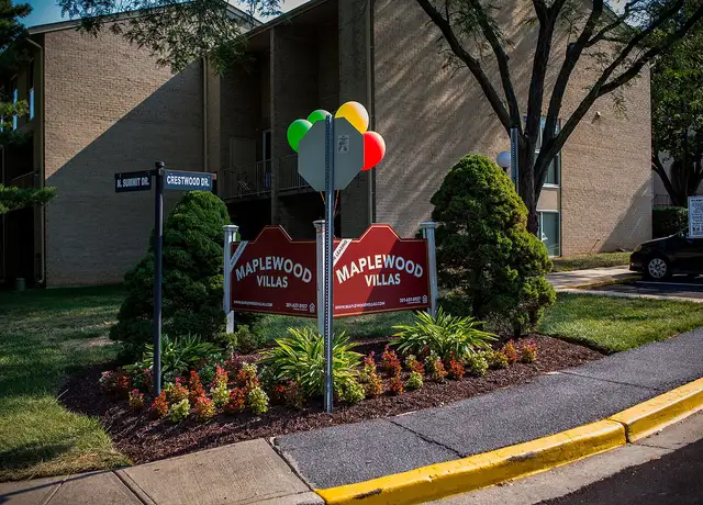 Photo of 325 N Summit Ave, Gaithersburg, MD 20877