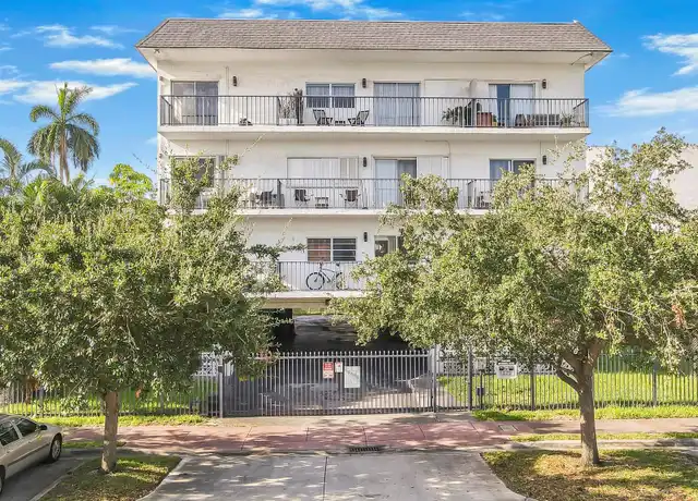 Property at 1960 Marseille Dr, Miami Beach, FL, 33141, 1 bed, 1 bath, [object Object]