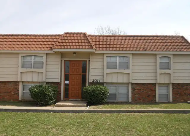 Property at 2020 W 27th St Unit 2, Lawrence, KS, 66046, 2 beds, 1 bath, [object Object]