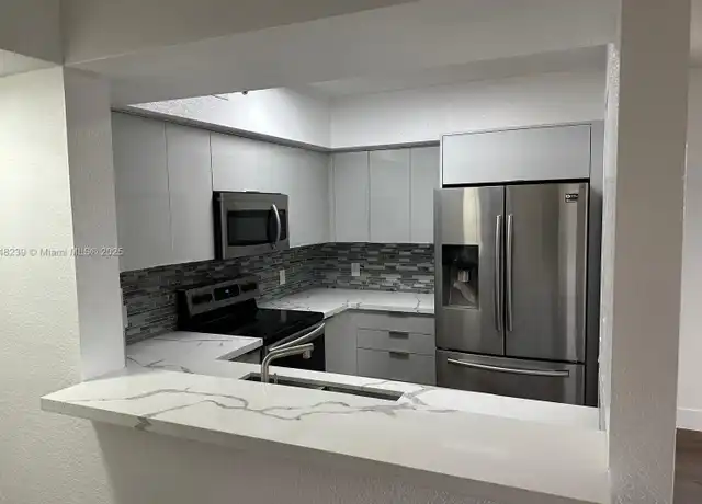Property at 9300 Fontainebleau Blvd Unit E414, Miami, FL, 33172, 3 beds, 2 baths, [object Object]