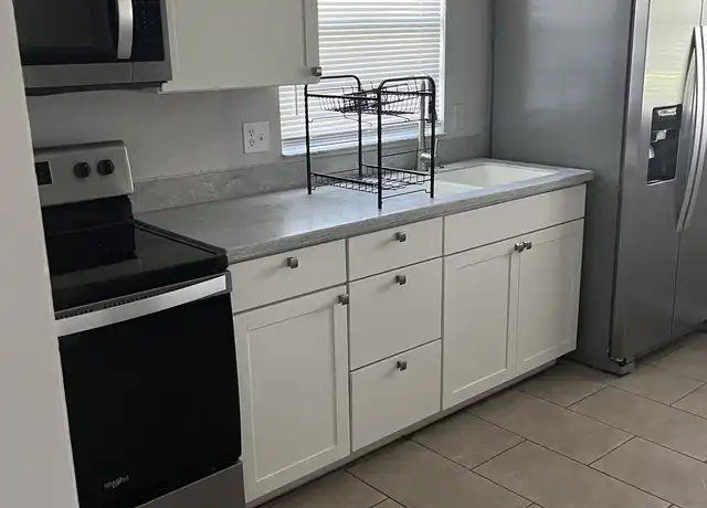 Property at 430 Marimar St Unit 430, Lakeland, FL, 33813, 2 beds, 1 bath, [object Object]