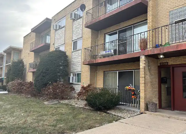 Property at 10302 S Komensky Ave Unit 10302-2, Oak Lawn, IL, 60453, 2 beds, 1 bath, [object Object]