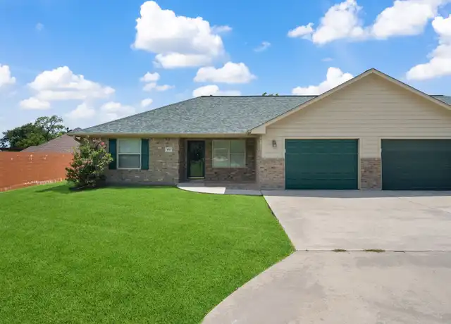 Property at 480 W Houston St, Highlands, TX, 77562, 2 beds, 1.5 baths, [object Object]