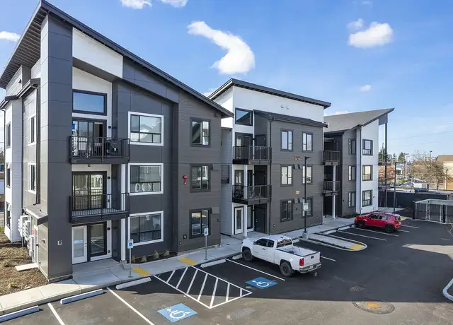 Photo of 8445 Pacific Ave, Tacoma, WA 98444