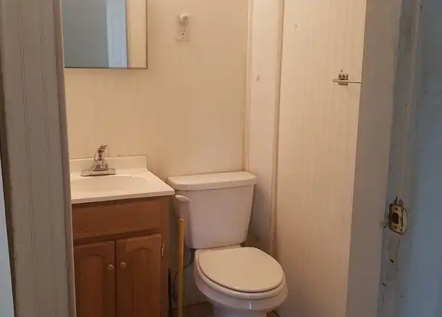 Property at 213 Lincoln St Unit 1F, Worcester, MA, 01605, 2 beds, 1 bath, [object Object]