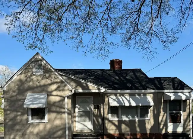 Property at 221 Hutchinson St, Rock Hill, SC, 29730, 2 beds, 1 bath, [object Object]