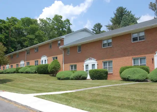 Property at 300 Heights Dr Unit F-5, Blacksburg, VA, 24060, 2 beds, 1.5 baths, [object Object]