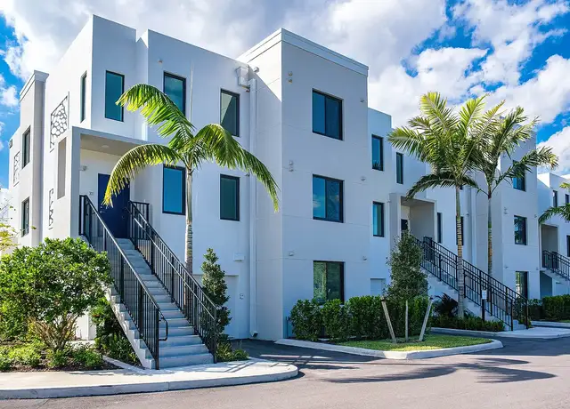 Photo of 6615 Waterfront Xing, Lake Worth, FL 33467
