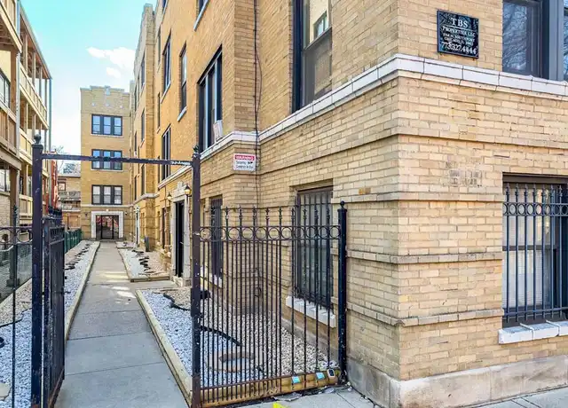 Property at 837 W Cornelia Ave Unit NA9, Chicago, IL, 60657, 2 beds, 1 bath, [object Object]