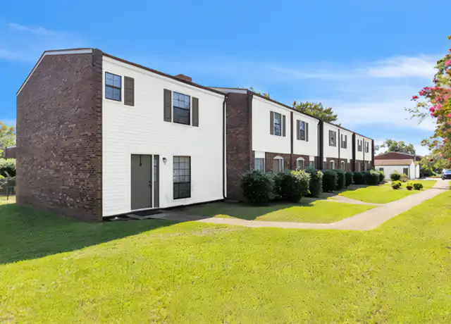 Property at 200 S Liberty St Unit 31, Spartanburg, SC, 29306, 2 beds, 1.5 baths, [object Object]