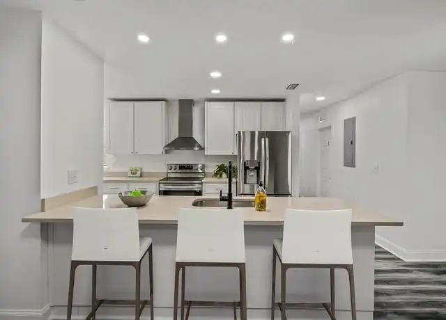 Property at 3608 E Knollwood St, Tampa, FL, 33610, 1 bed, 1 bath, [object Object]