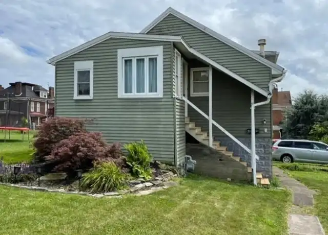 Property at 326 W College St, Canonsburg, PA, 15317, 1 bed, 1 bath, [object Object]