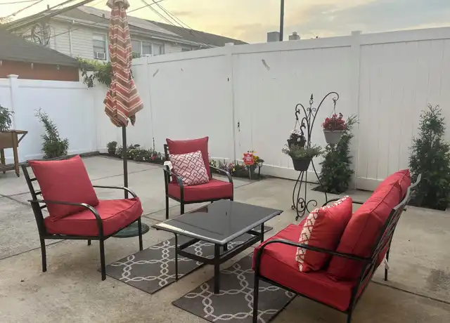 Property at 321 W Walnut St Unit 2, Long Beach, NY, 11561, 2 beds, 1 bath, [object Object]
