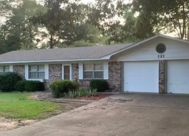Property at 121 Shamrock Dr, Conway, AR, 72034, 4 beds, 2 baths, [object Object]