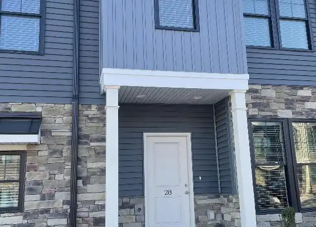 Property at 28 High St, Lynchburg, VA, 24501, 2 beds, 3 baths, [object Object]